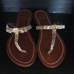 NWOT Tory Burch Bow cobra leather sandals size 8